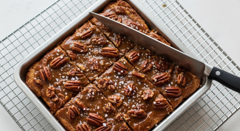 Cooling and slicing Brown Butter Pecan Bars for clean edges